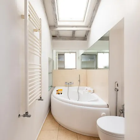 Navona Award Collection